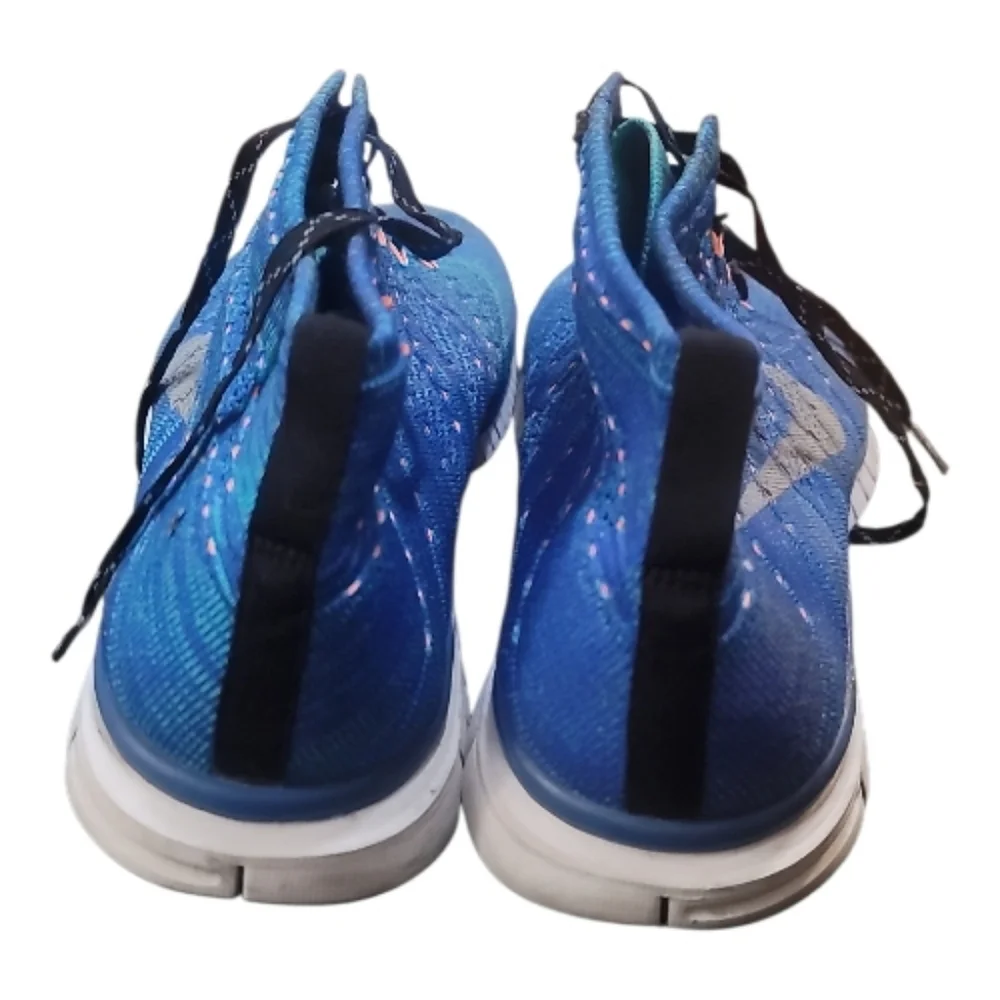 Nike sku639700 400